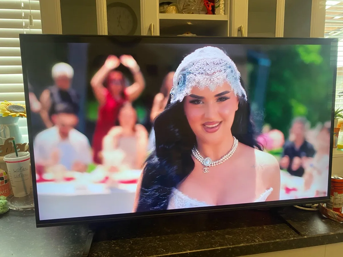 Samsung 4k Smart 43 inch YouTube Netflix - Image 3