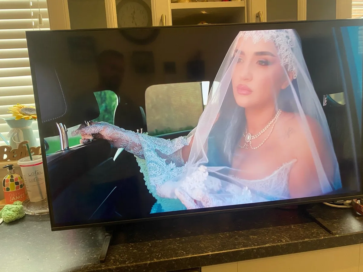 Samsung 4k Smart 43 inch YouTube Netflix - Image 4