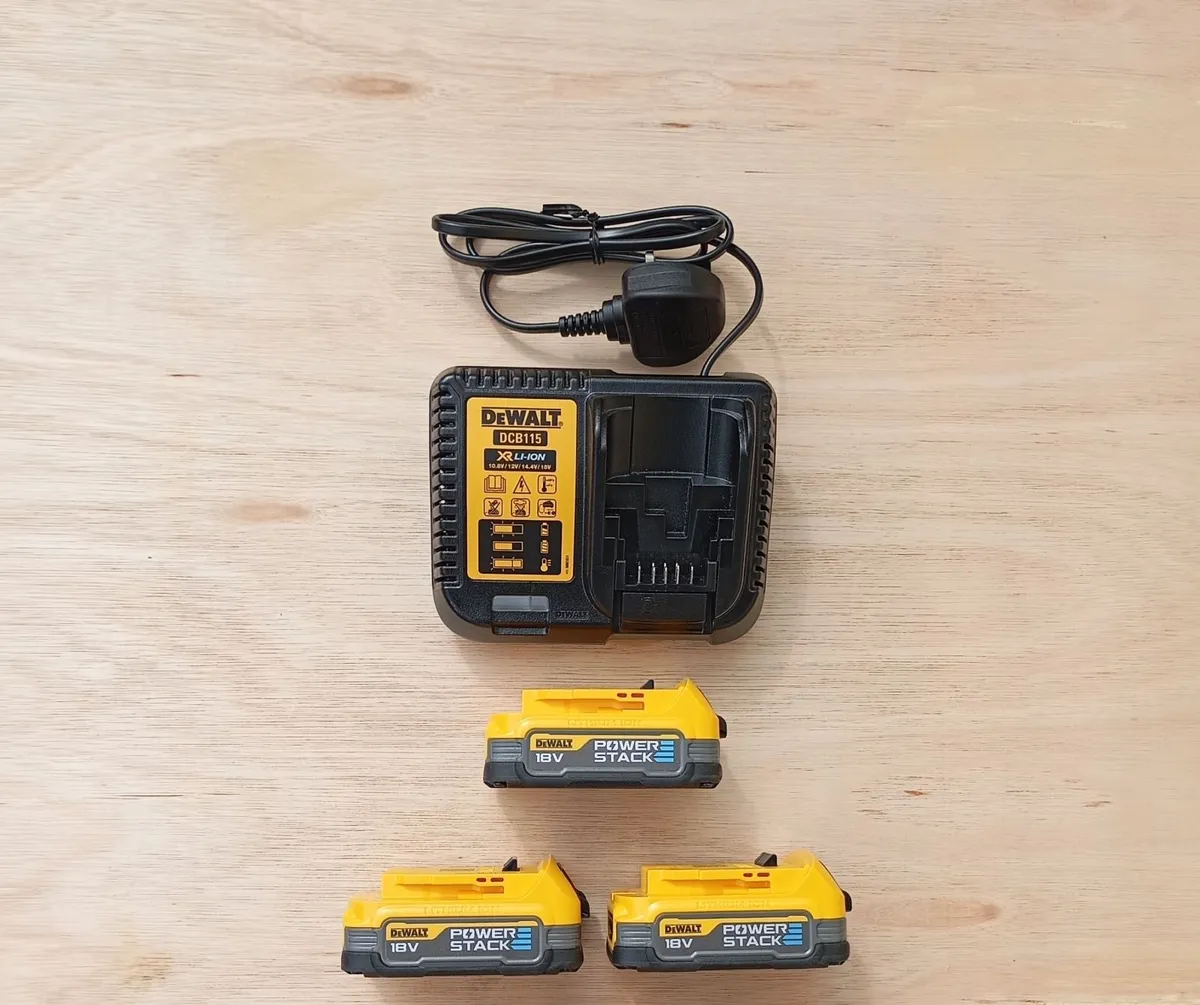 DeWalt 9ah/54v Battery & Charger (New) - Image 3