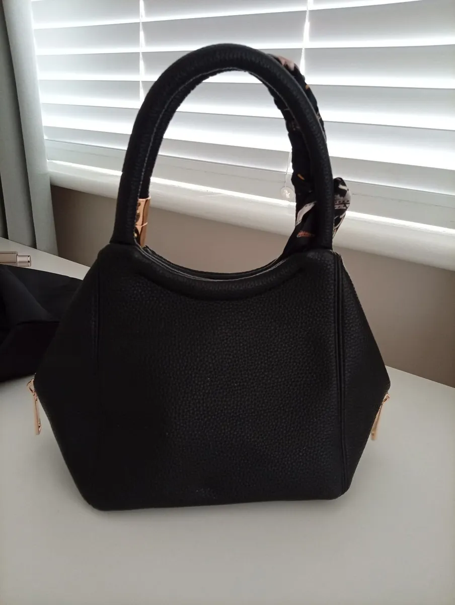 Prada bag - Image 2