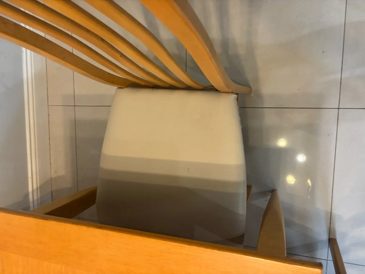 Dining table & 6 chairs - Image 3
