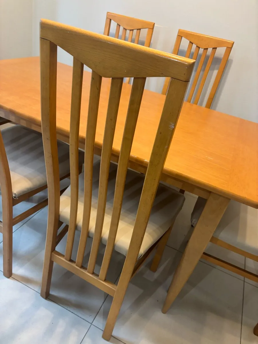 Dining table & 6 chairs - Image 4