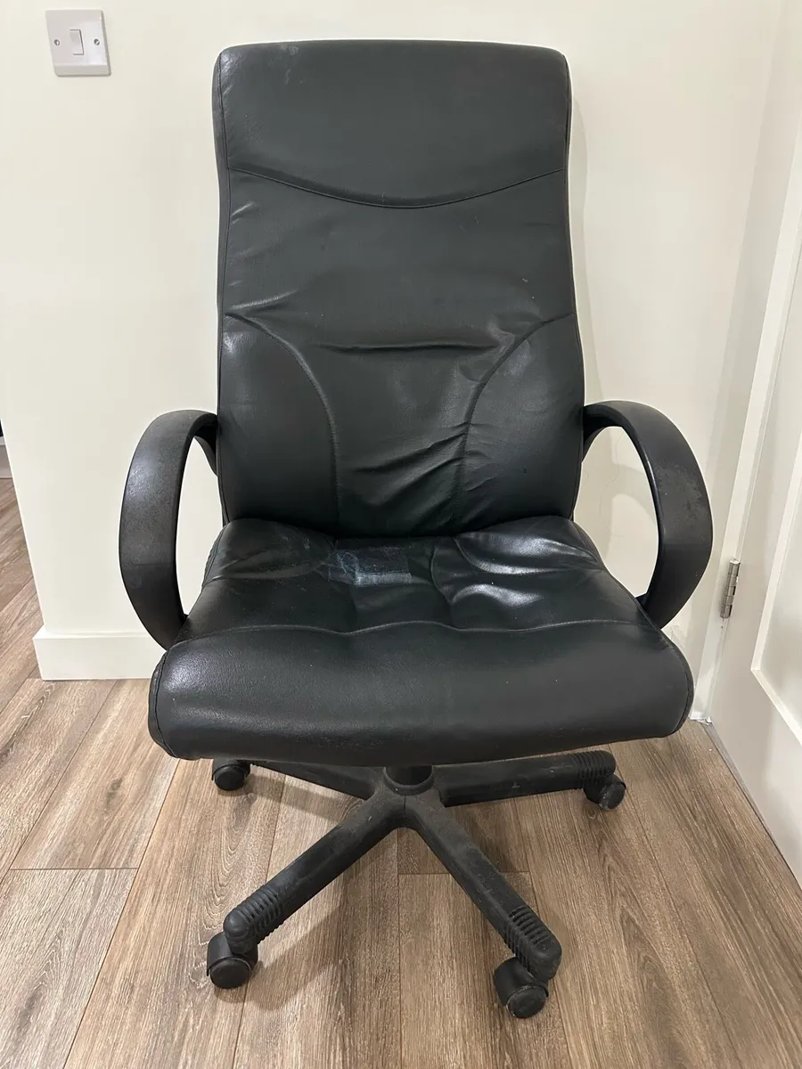 Office chair - Image 1