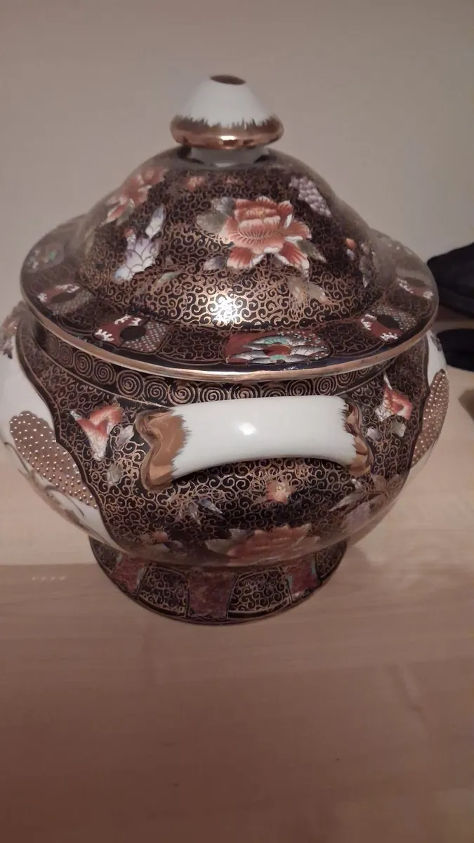 Decorative toureen dish - Image 2