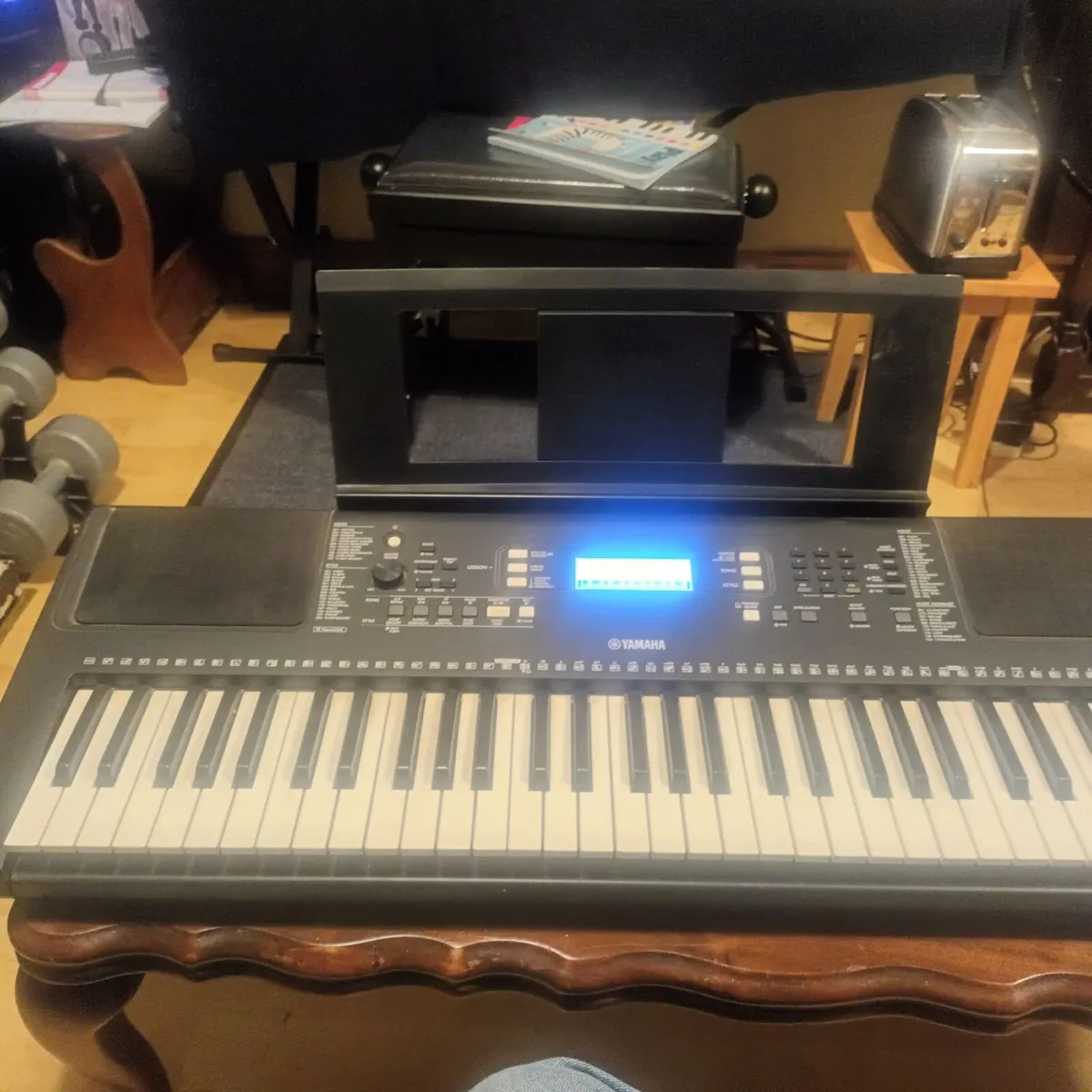 Electronic keyboard - Image 1
