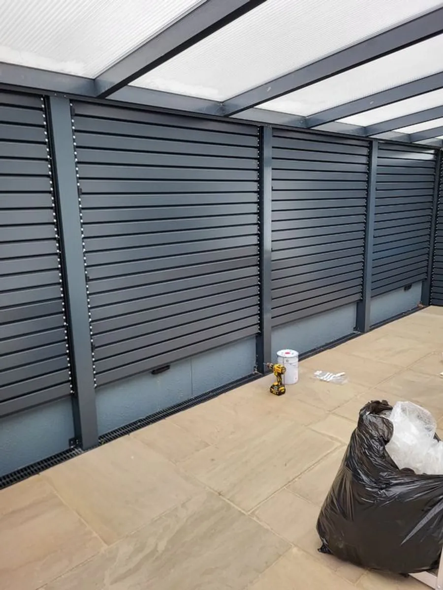 Aluminium/Wood slates/Aluminium sliding doors - Image 3