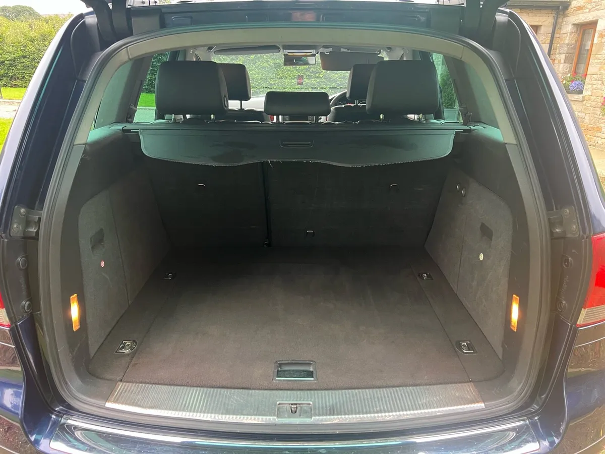 Volkswagen Touareg 5 seater New CVRT 09/27 - Image 4