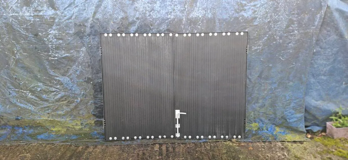 2 1/2 gates - Image 1