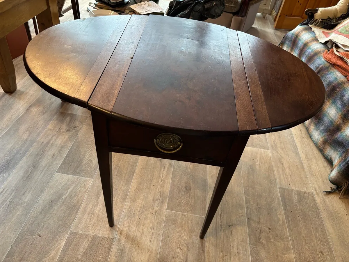 Mahogany leaf table - Image 3