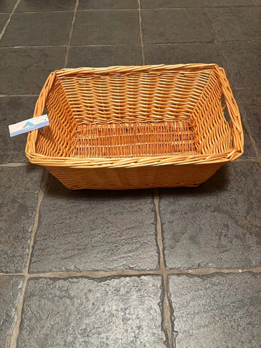Straw Basket - Medium (New)