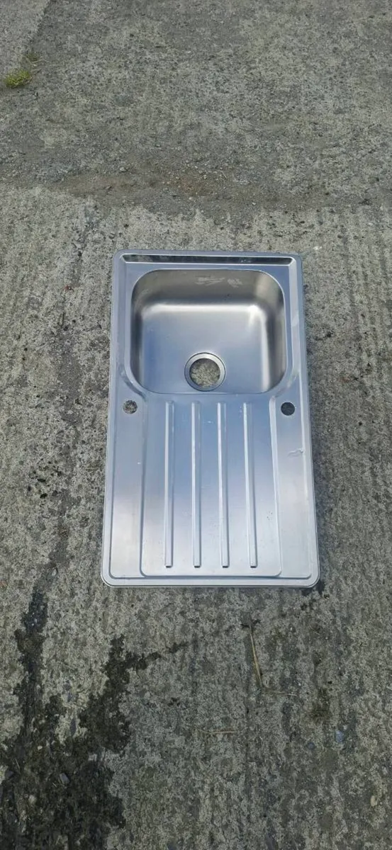 Kitchen sink - Image 1