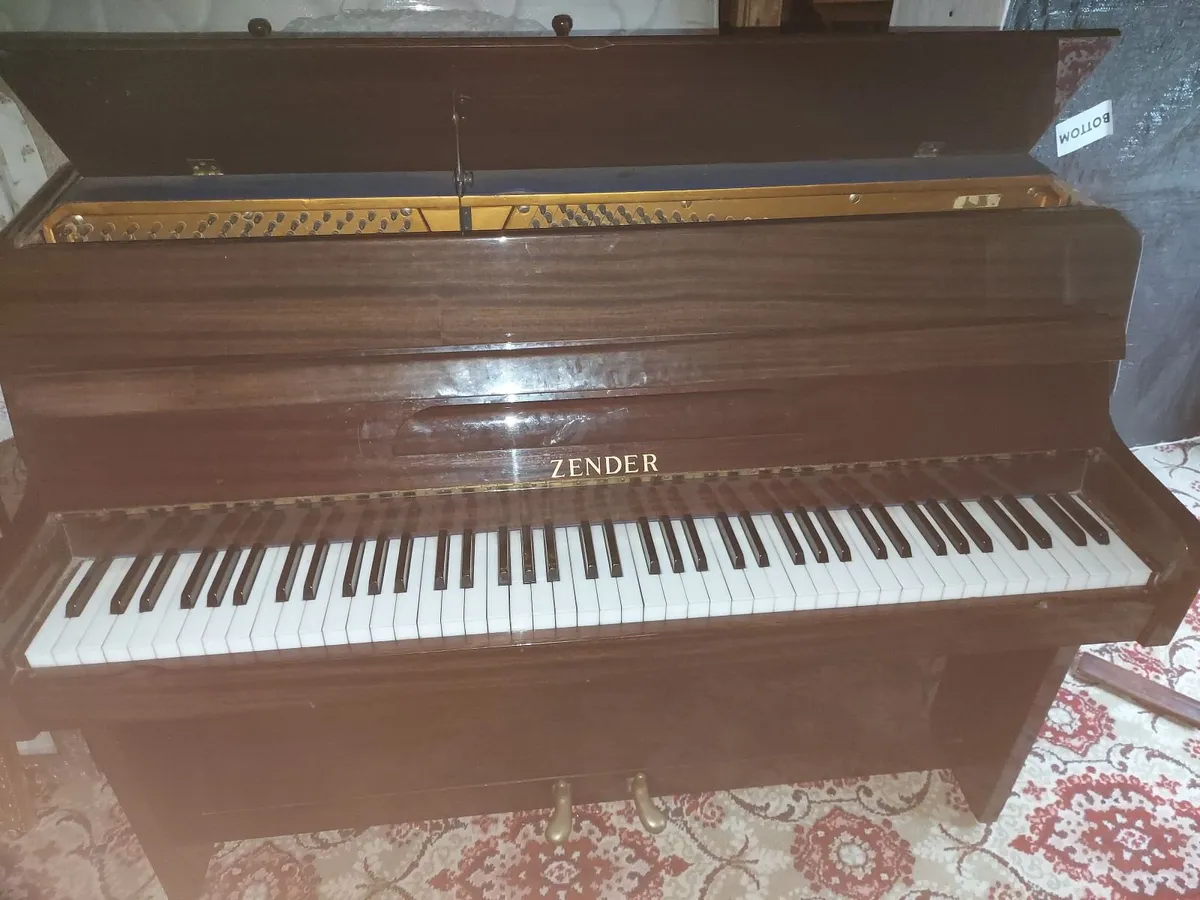 Piano - Image 1