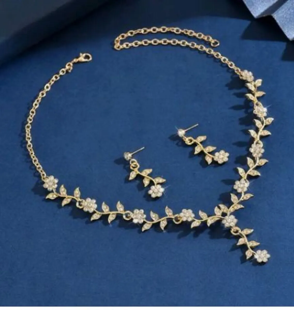 Elegant Flower necklace set - Image 2