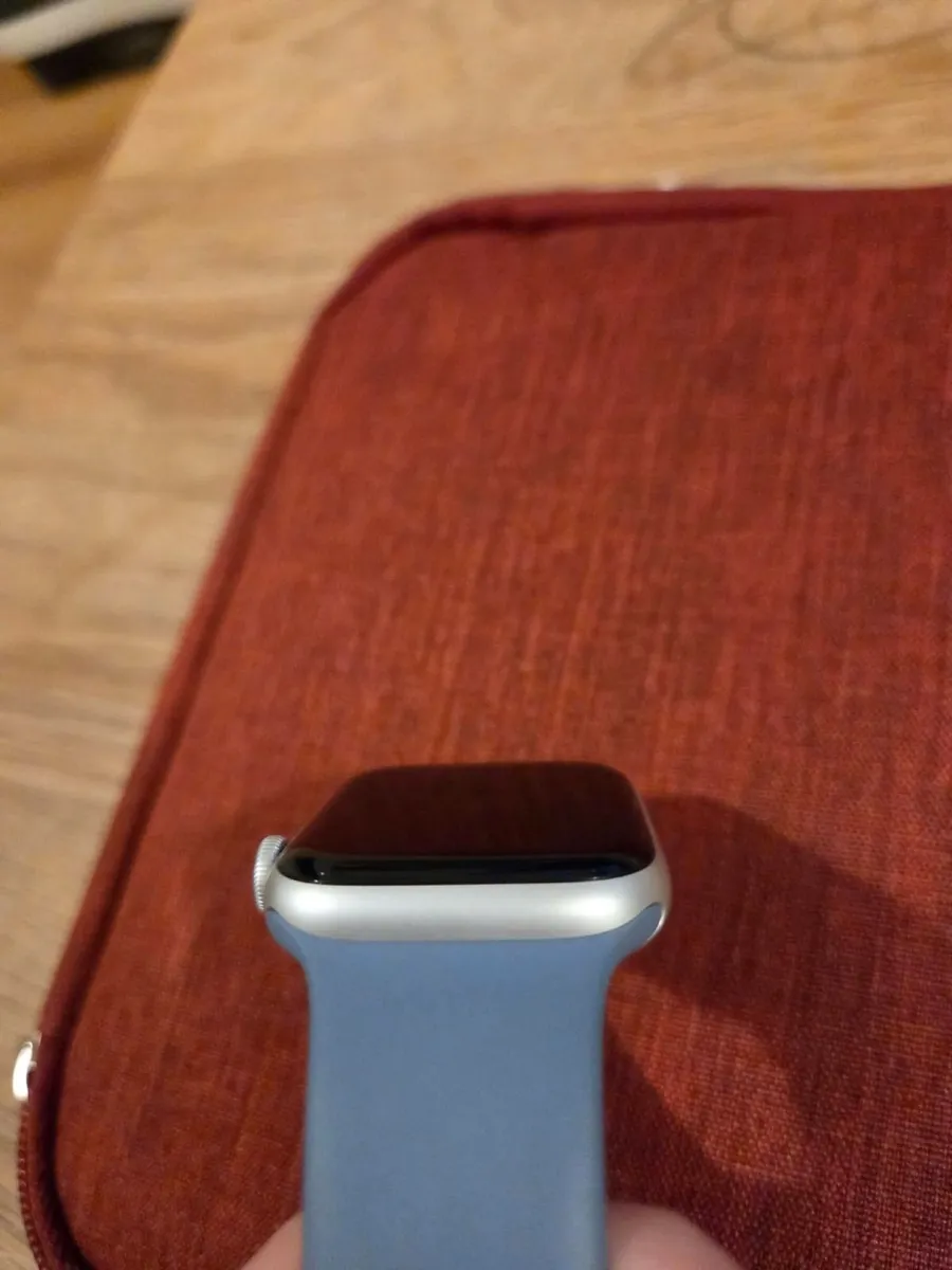 Apple Watch 2nd Gen GPS (2022) 44MM - Image 3