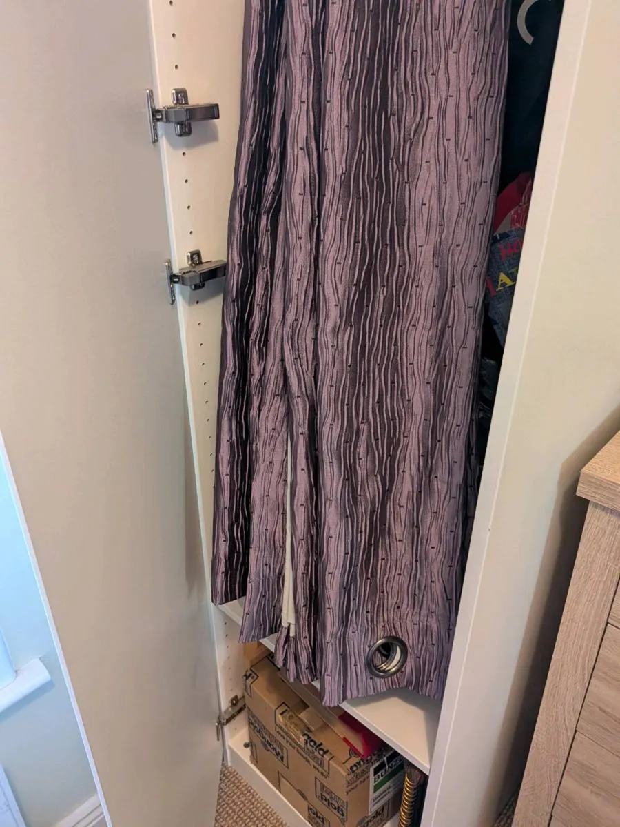 Curtains - Image 2