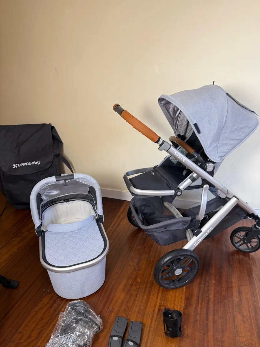 Uppababy Vista Cybex car seat isofix base - Image 4