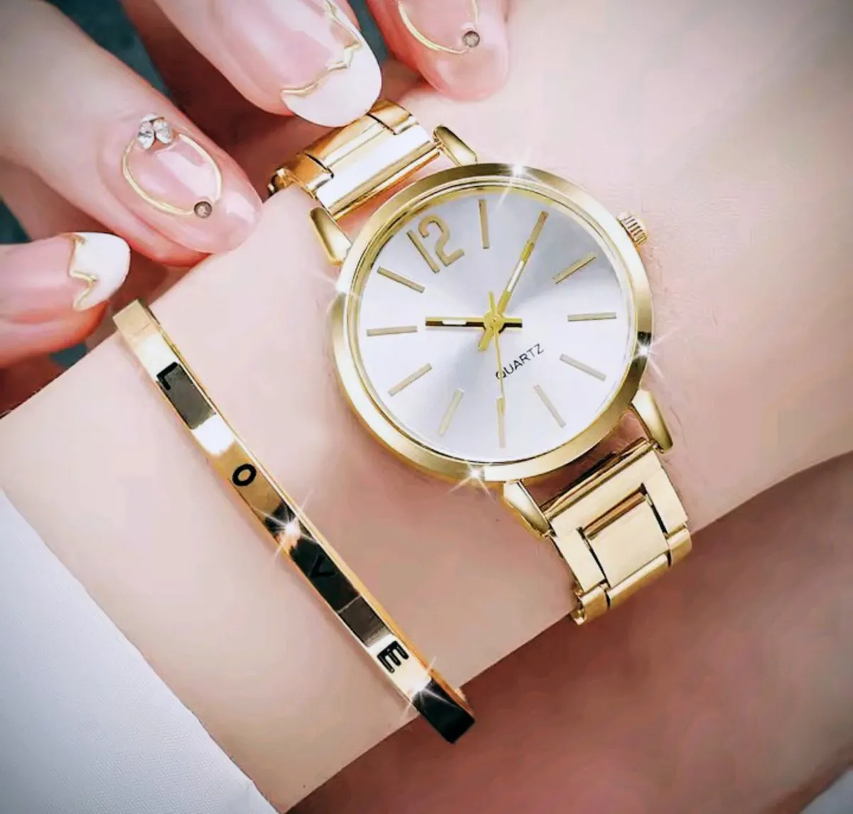 Elegant Quartz watches for women set - Image 1