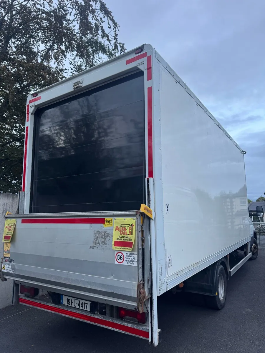 Luton box body and tail lift - Image 3