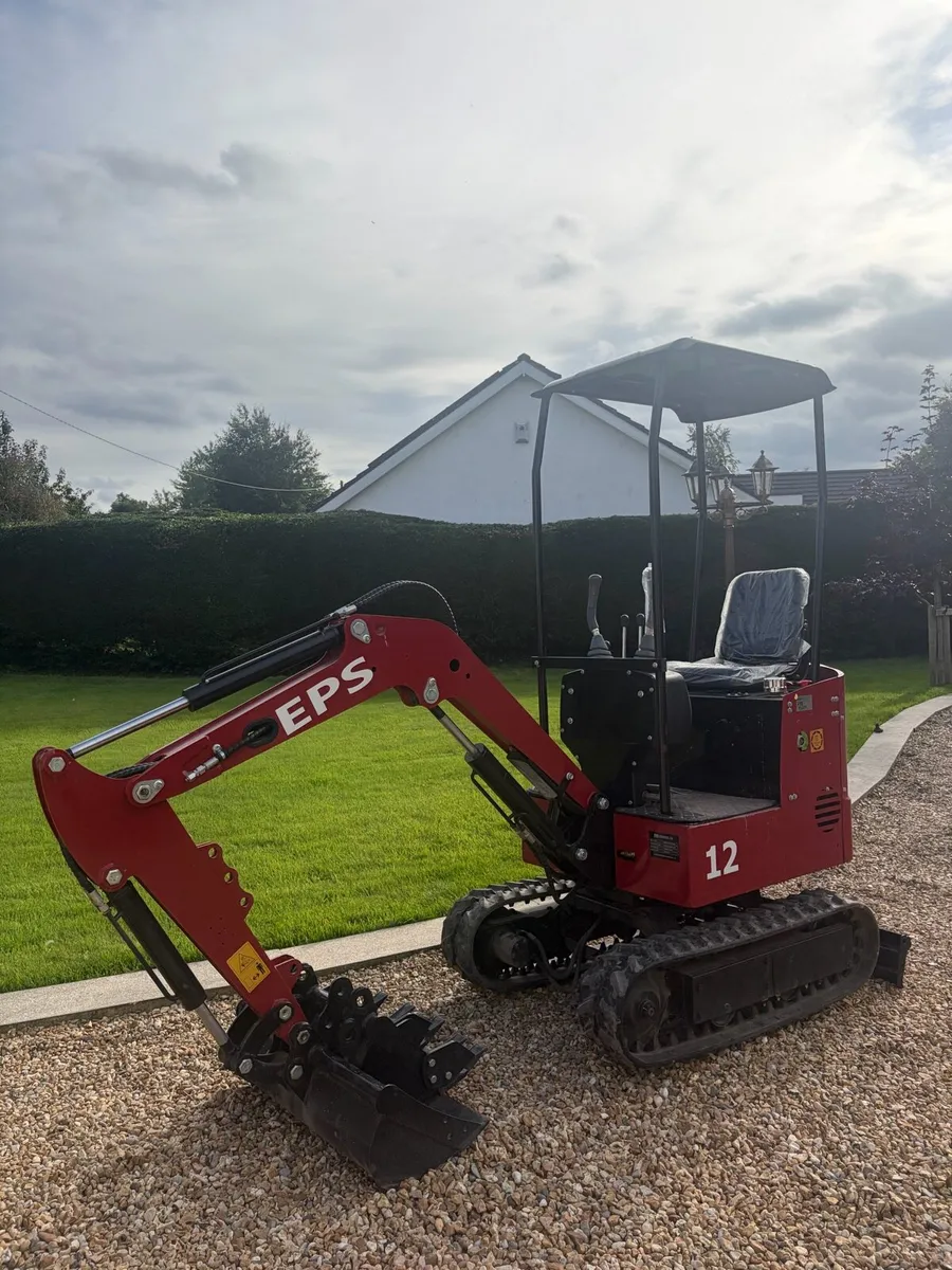 1.2t Euoman Mini Digger C/w Buckets - Image 2
