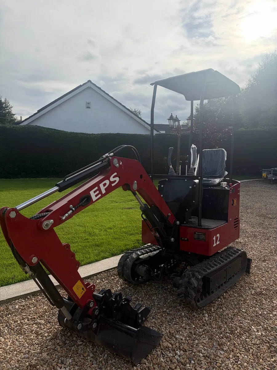 1.2t Euoman Mini Digger C/w Buckets - Image 3