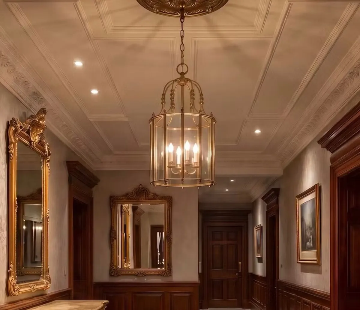 Heavy brass lantern with panelled glass - Image 1