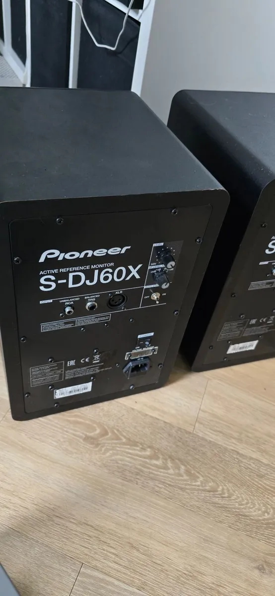 Denon Prime 4 & 2 x S-DJ60X Speakers - Image 4