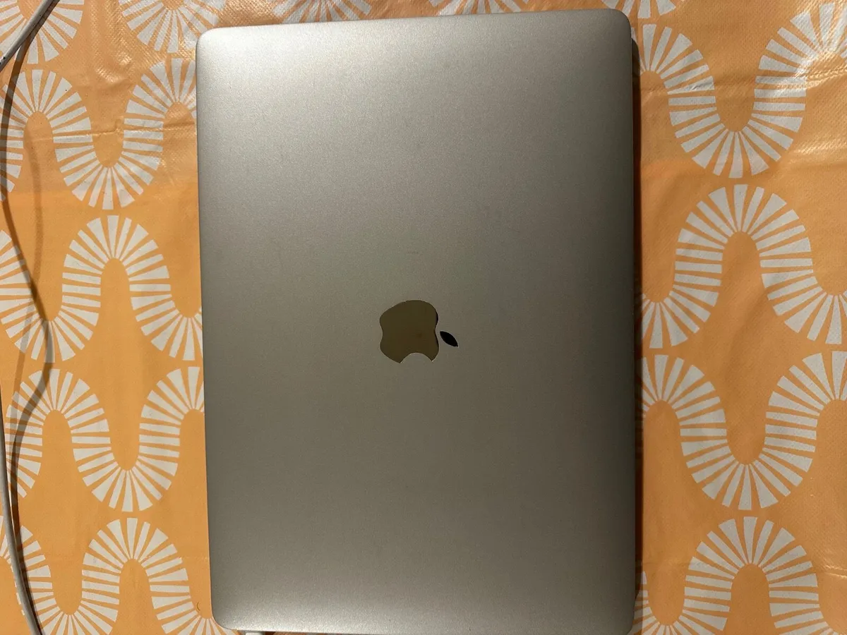 Macbook Air 2020 M1 - Image 3