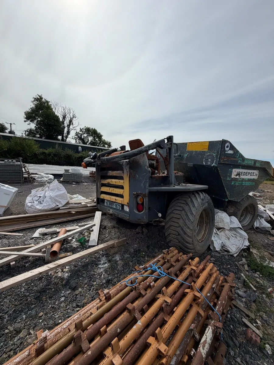 9 ton fire damaged dumper - Image 1