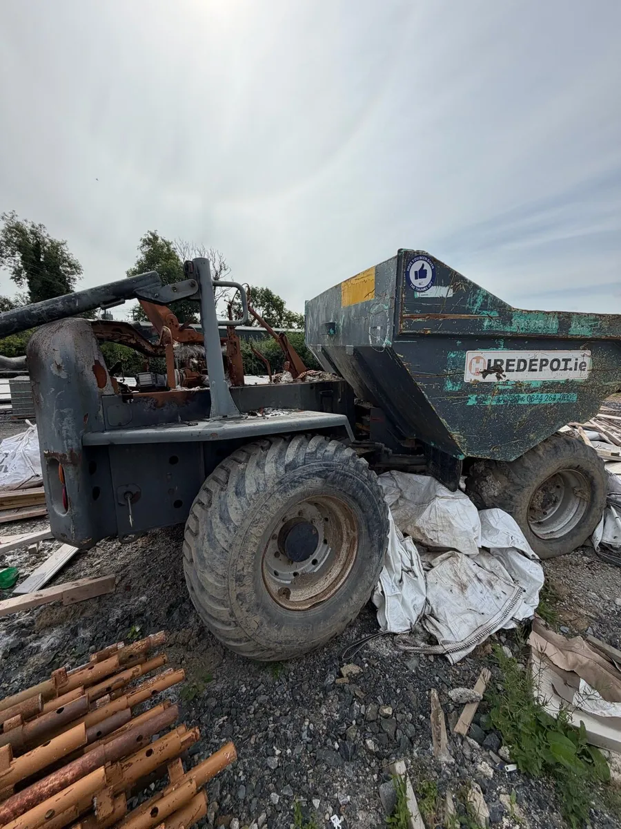 9 ton fire damaged dumper - Image 2