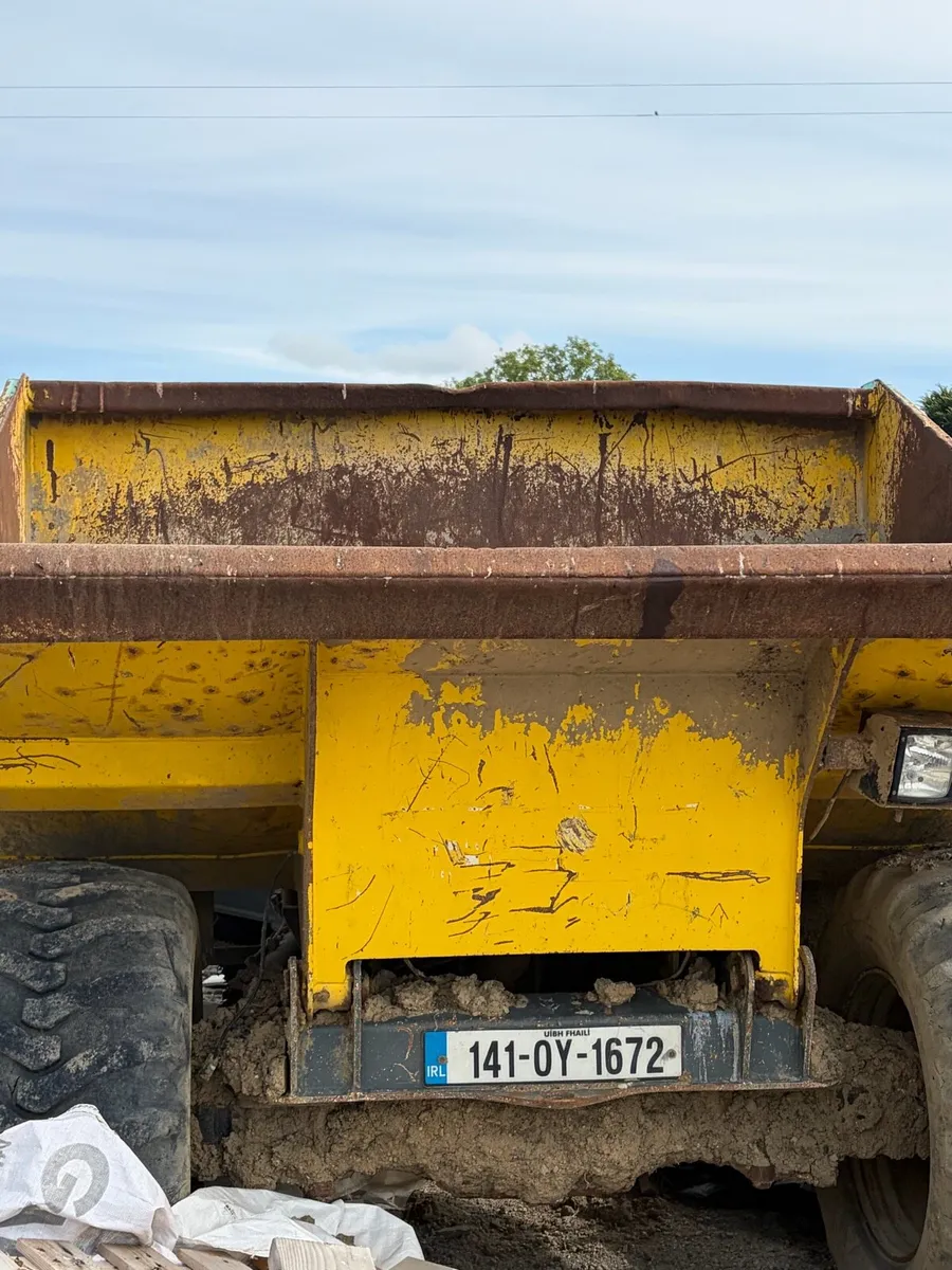 9 ton fire damaged dumper - Image 3