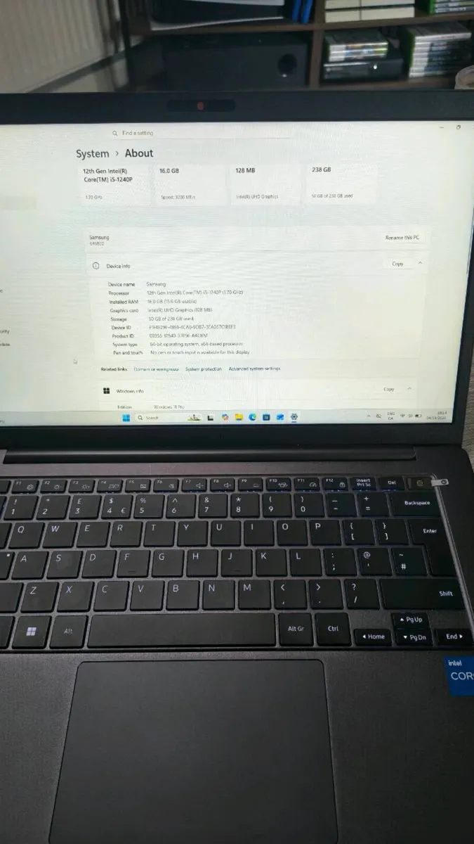Samsung Galaxy Book / 16gb / i5 / 256gb - Image 2