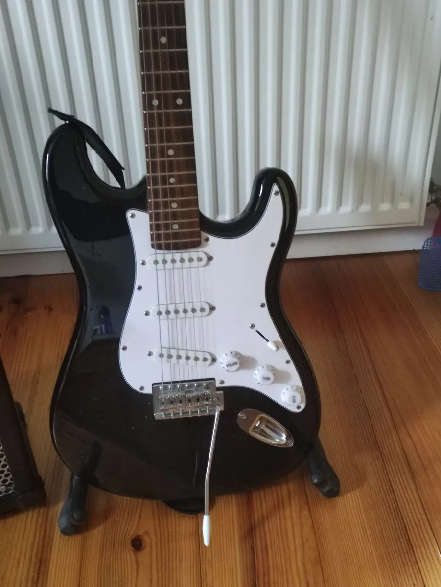Electric Guitar & Roland Amplifier - Image 2