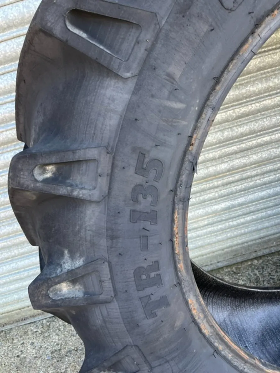 16.9 x 34 BKT Tyres - Image 2