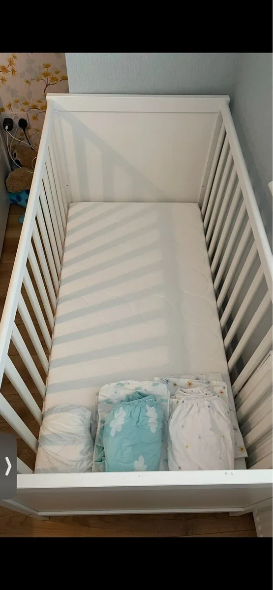 Baby cot - Image 3