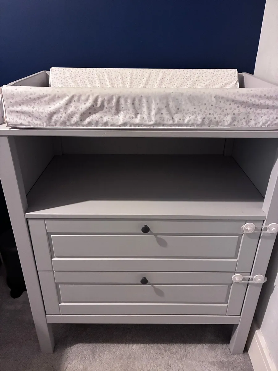 Ikea SUNDVIK Changjng Table - Image 1