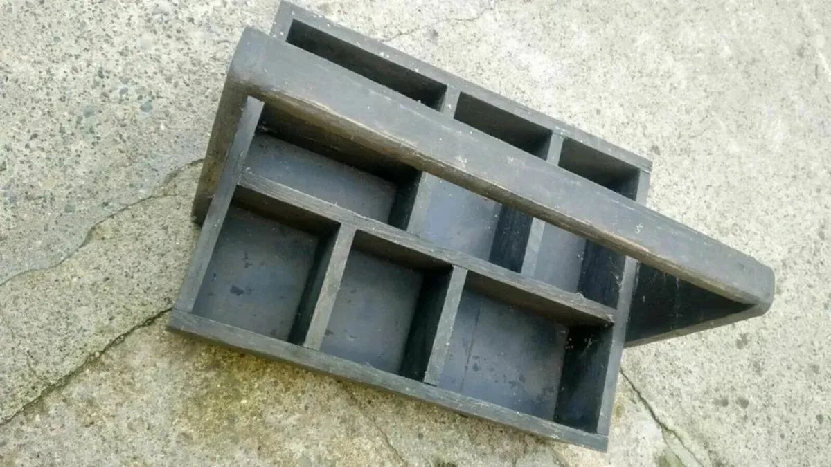 Old Carpenter's wooden storage Caddy - Image 2