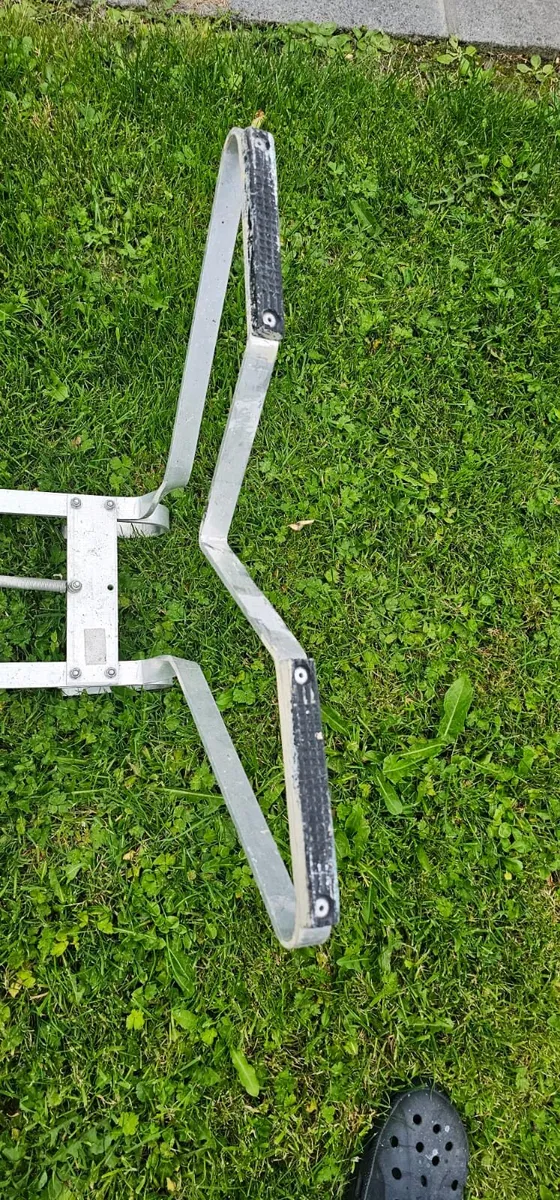 V-Shaped Ladder Stand Off - Image 3