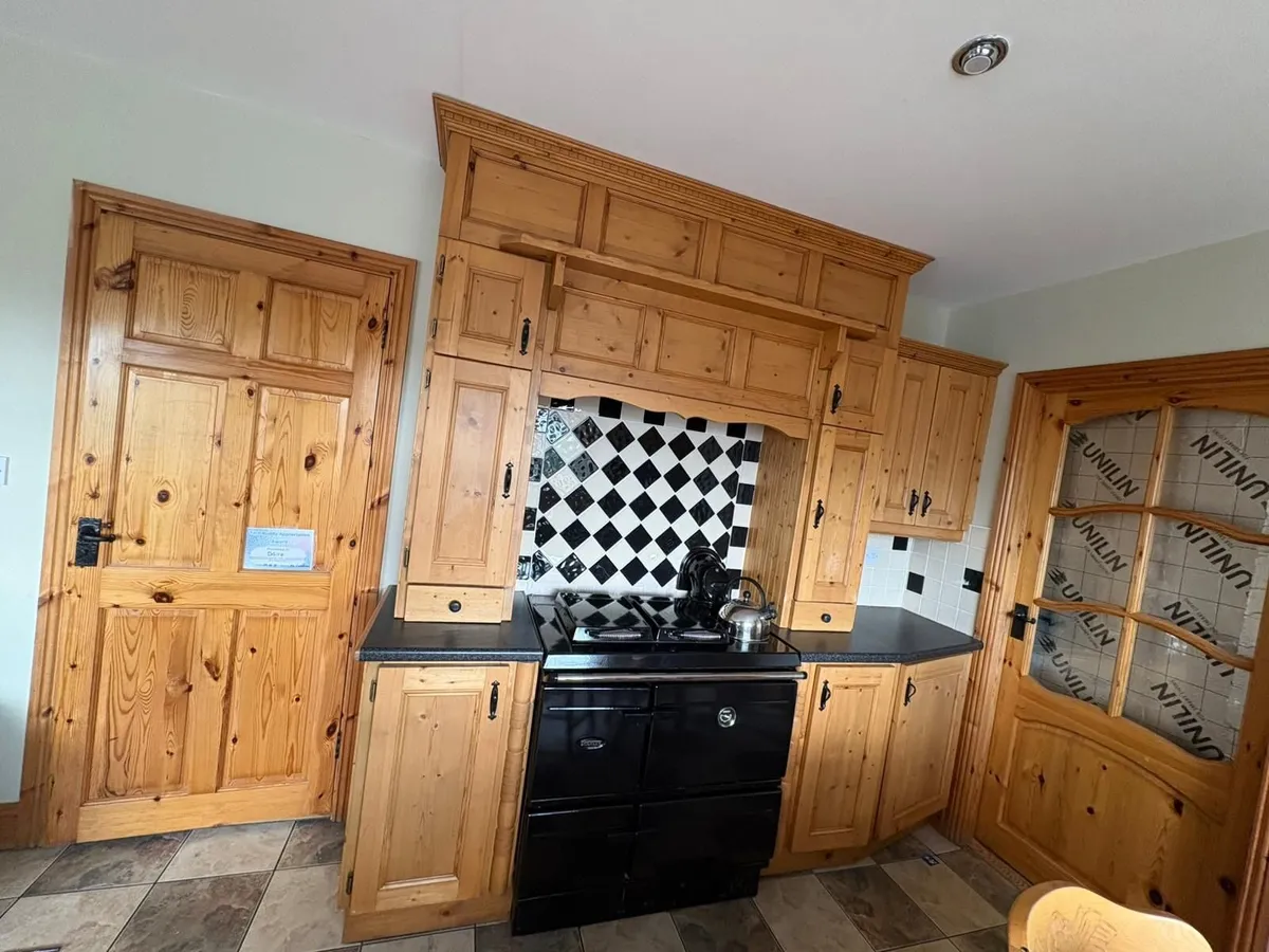 Kitchen Unit - Image 2