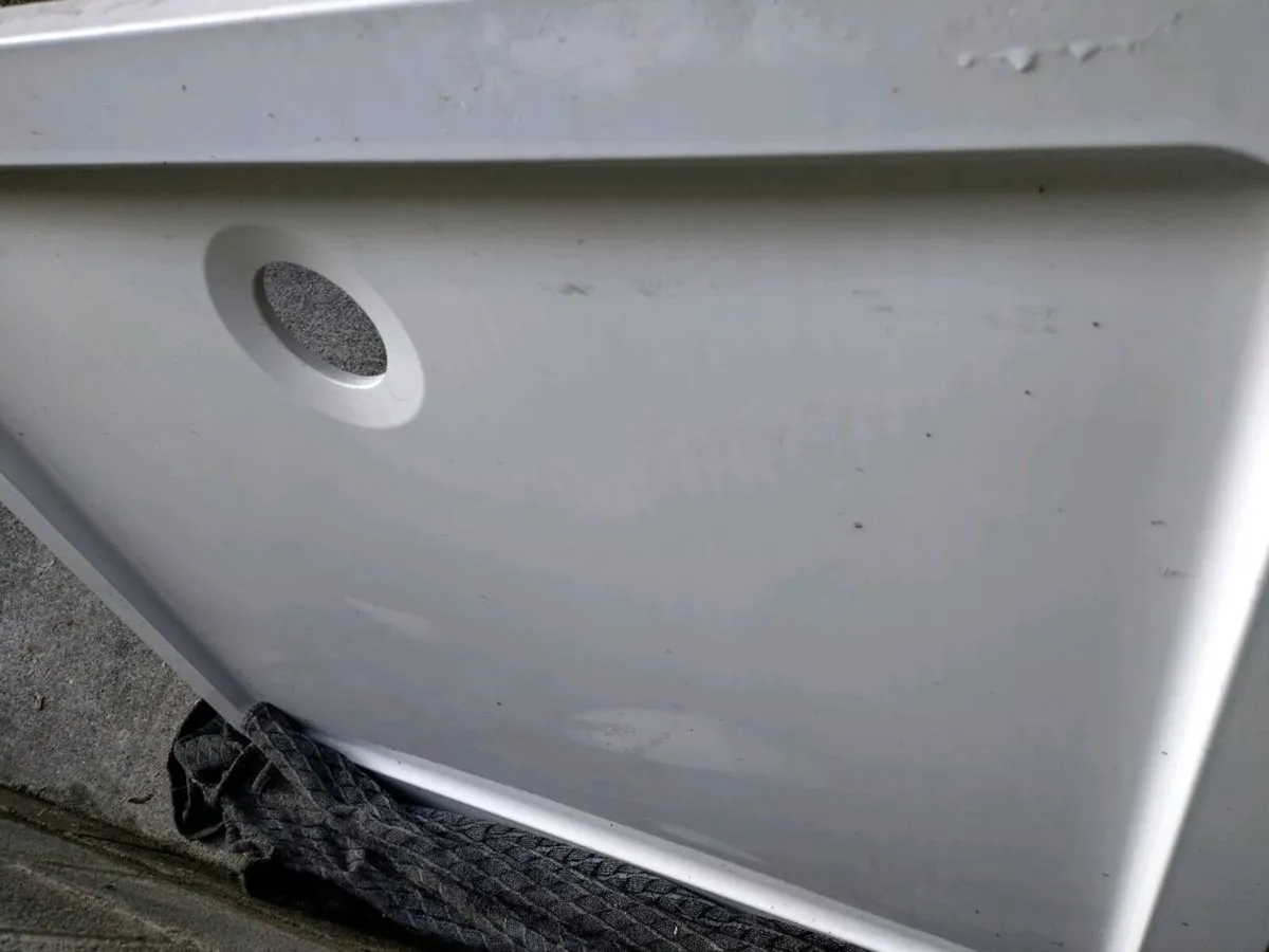 Shower tray