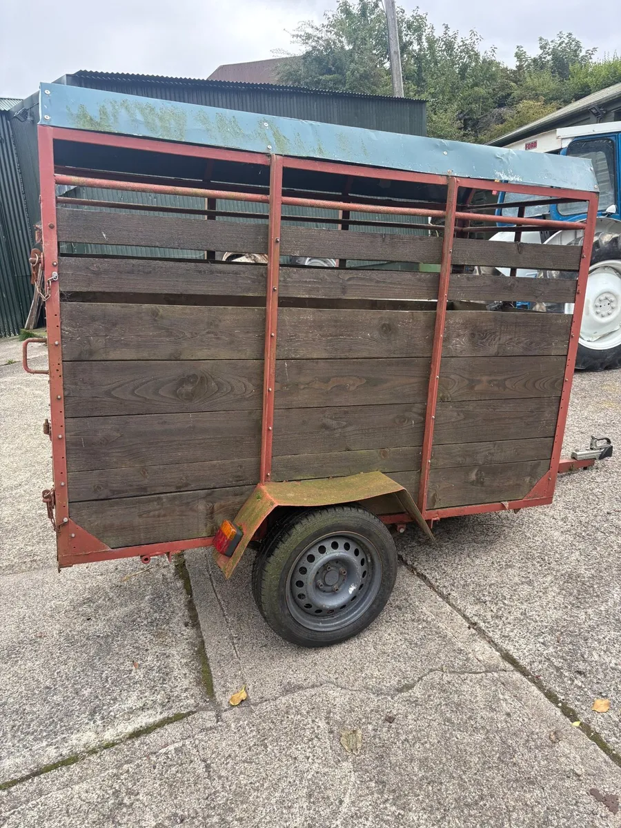 Trailer - Image 1