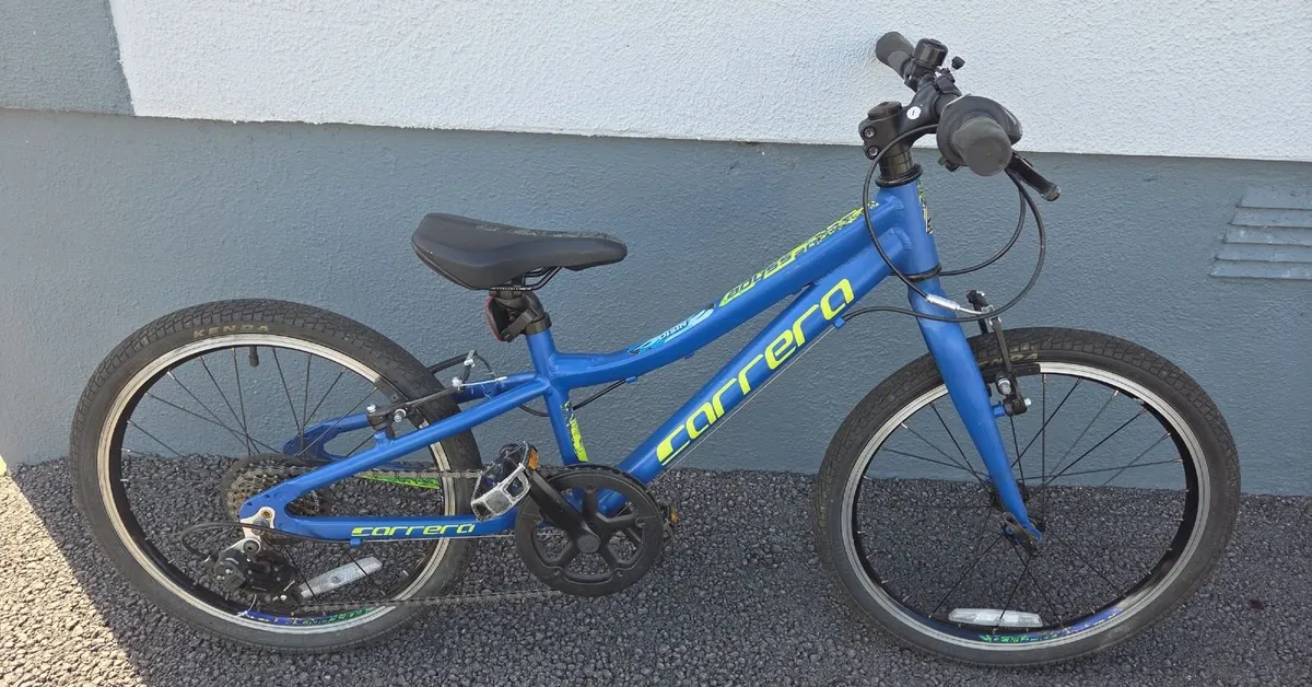 Boy Carrera Abyss Junior Hybrid Bike 20" frame - Image 1