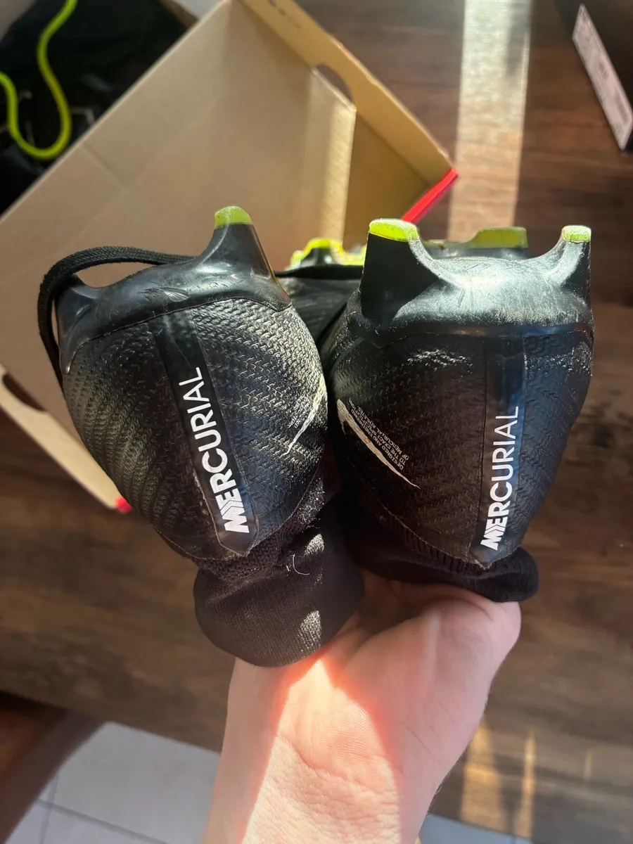 Football boots - Image 3