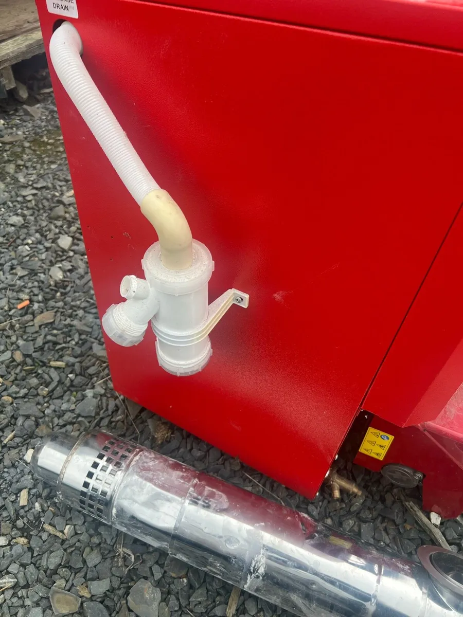 Grant 50/70 condensing oil boiler - Image 3