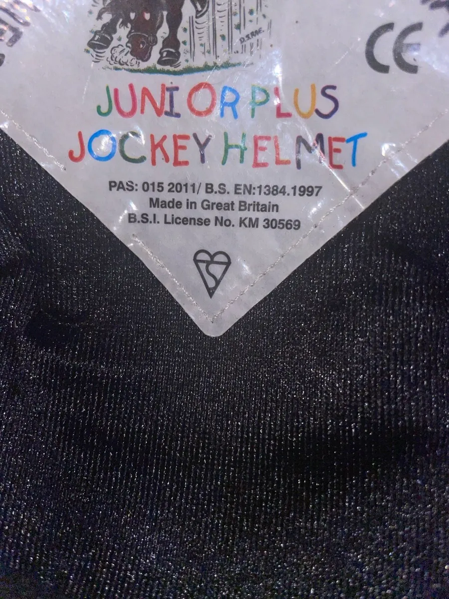 Child’s horse riding hat - Image 3