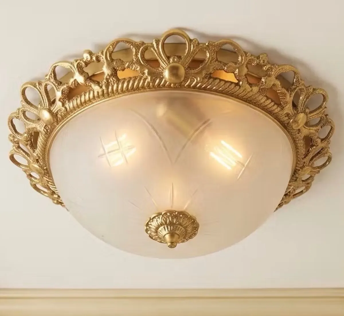 Nice simple low profile ceiling light - Image 1