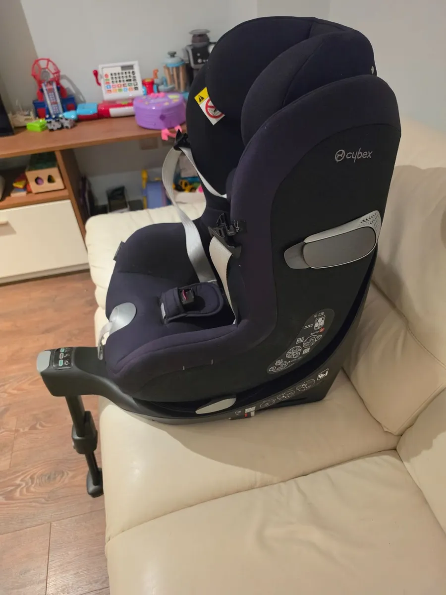 Cybex Sirona T Car Seat and Base - Image 2