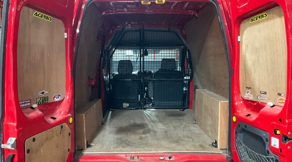 Van - Image 4