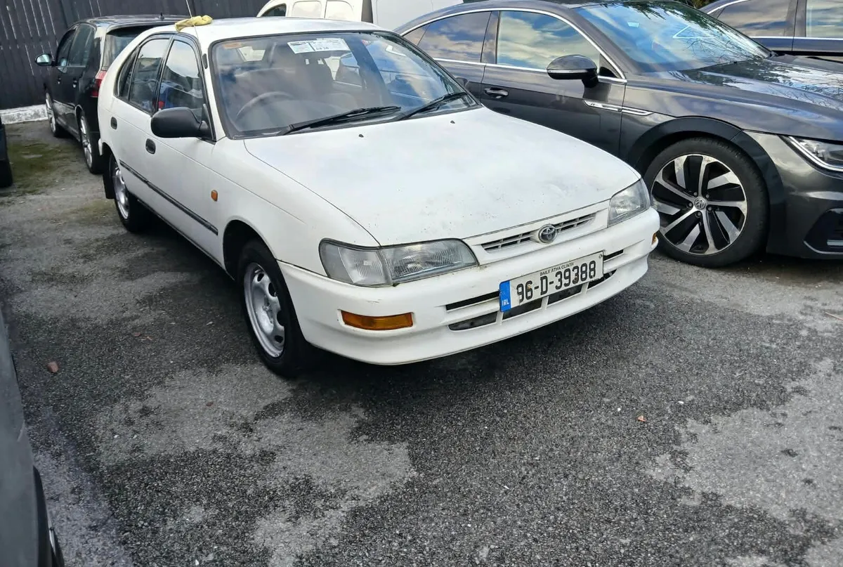 Toyota Corolla 1996  1.3 petrol - Image 1
