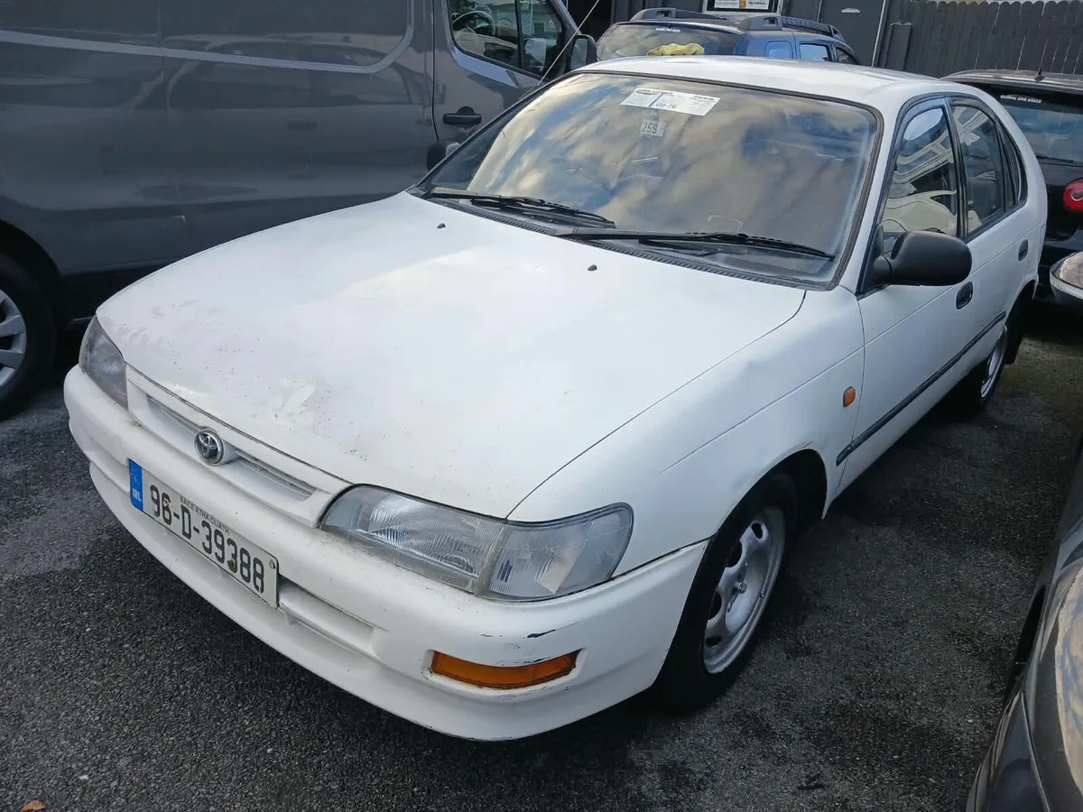 Toyota Corolla 1996  1.3 petrol - Image 2