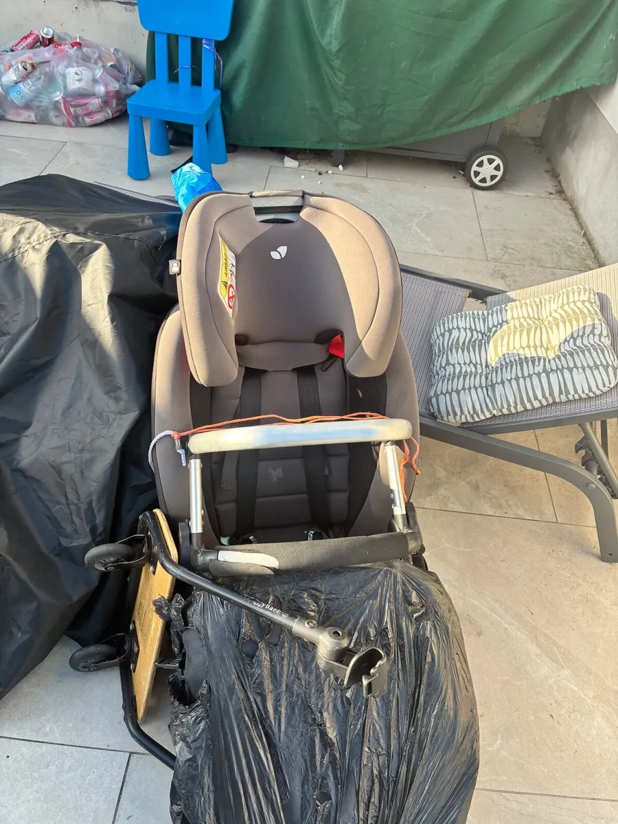 Buggies & car seats - Image 1